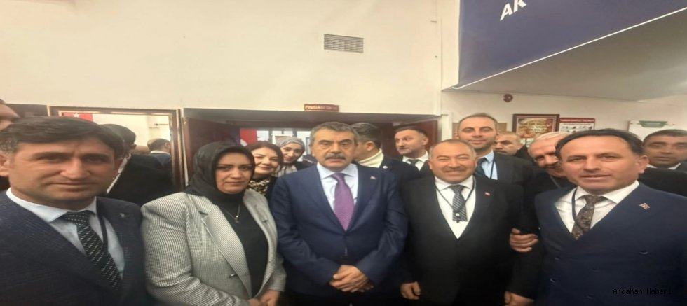 AK Parti Ardahan Teşkilatı, Bölge Strateji Toplantısında Bakan Yusuf Tekin ile Buluştu