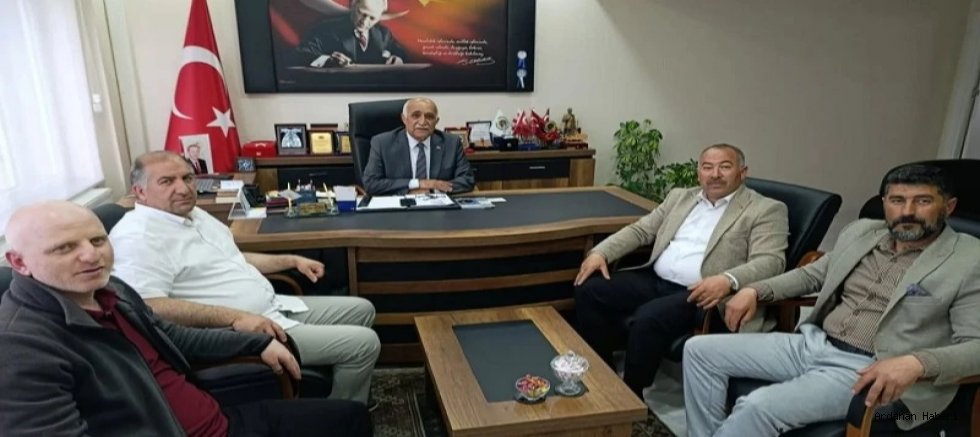 AK Parti Çıldır İlçe Başkanı Kürşat Gündoğdu,Belediye Başkanı Kemal Yakup Azizoğlu’nu makamında ziyaret etti