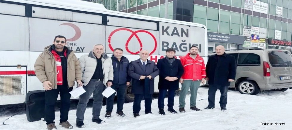 AK Parti Göle Teşkilatı’ndan Kızılay’a Kan Bağışı Desteği