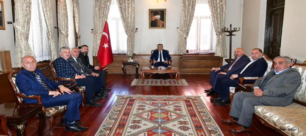 Ak Parti İl Genel Meclis üyeleri Ardahan Valisi Hayrettin Çiçek’i ziyaret etti.