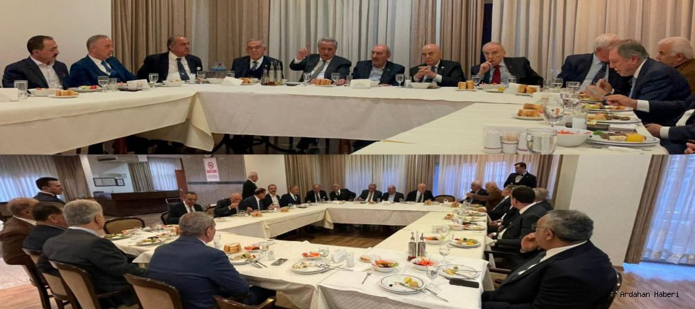 Ankara’da Tarihi Vefa Buluşması: Saffet Kaya Eski Dostlarıyla Bir Araya Geldi