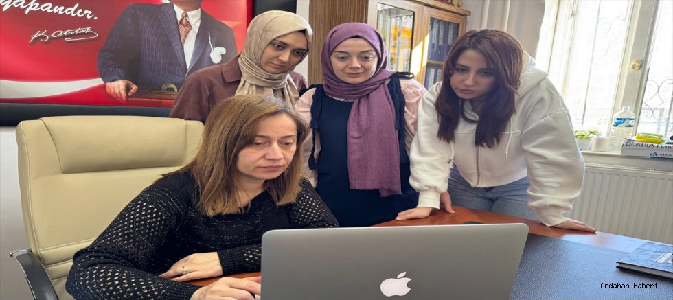 Ardahan’da Anaokulu Öğretmenleri AA’nın Yılın Kareleri  Oylamasına Katıldı