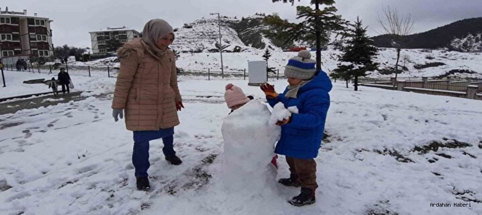 Ardahan da Çarşamba günü okulların tatil edildiğini açıkladı