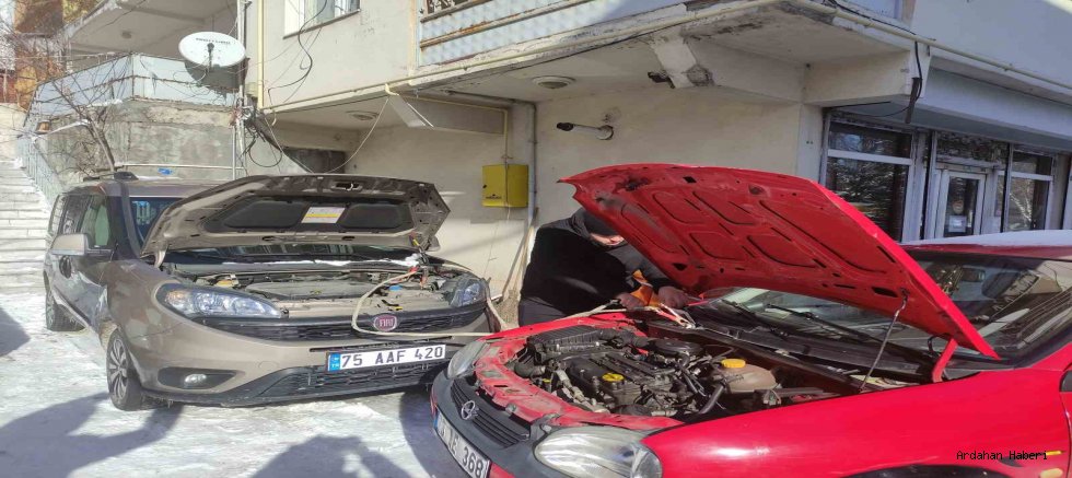 Ardahan’da Dondurucu Soğuklar Hayatı Felç Etti: Araçlar Çalışmadı