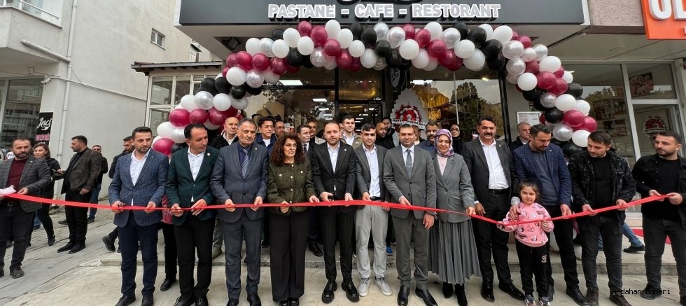 Ardahan’da Erbay Özer’in Yeni İş Yeri Açıldı