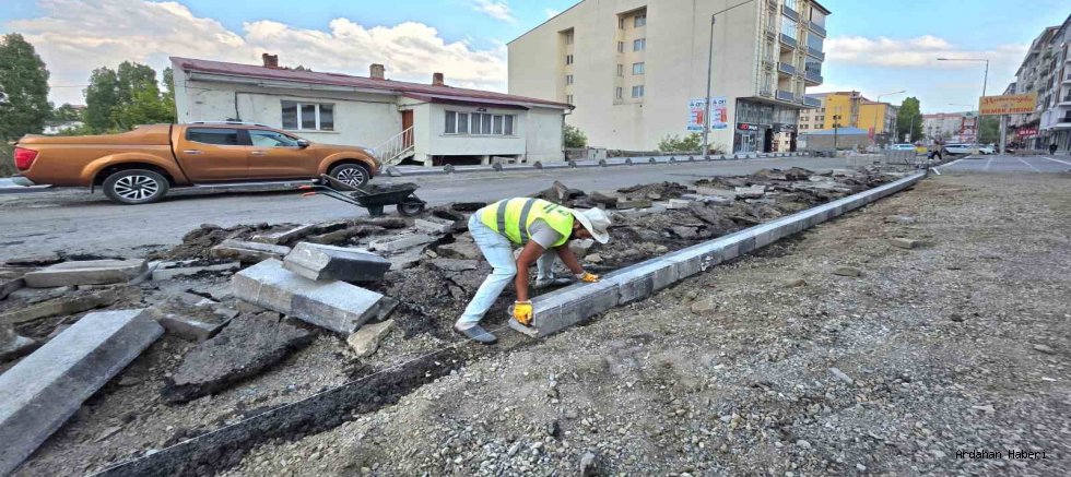 Ardahan'da Kaldırımlar Yenileniyor: Şehiriçi Ulaşımda Konfor Artacak