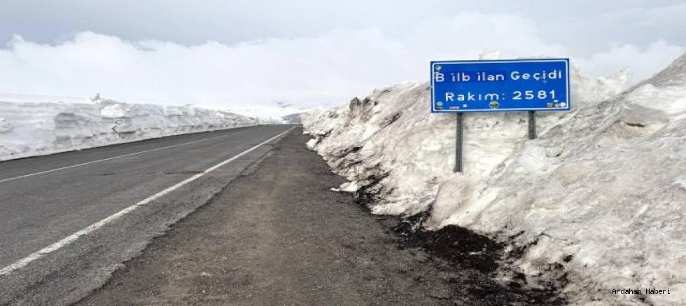 Ardahan’da Kar Esareti: Ardahan-Ardanuç Yolu Geçit Vermiyor!