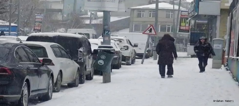 Ardahan’da Kar Esareti: Ilgar Dağı Geçidi Dev Araçlara Kapatıldı