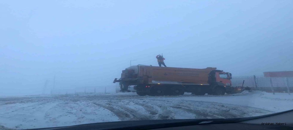 Ardahan’da Kar ve Tipi Ulaşımı Aksattı