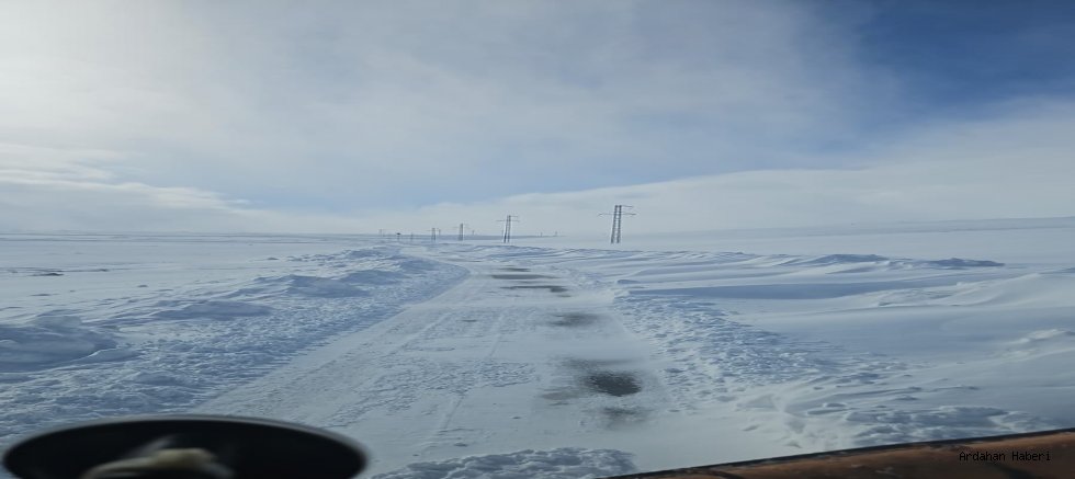 Ardahan’da Kar Yağışı 19 Köy Yolunu Ulaşıma Kapattı
