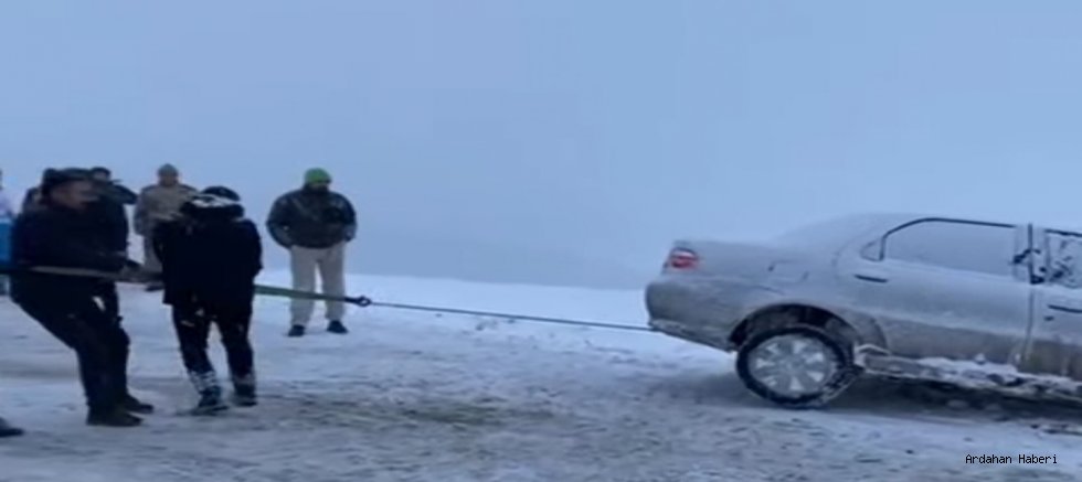 Ardahan’da Kar Yağışı Etkili Oluyor: Sürücülere Uyarı