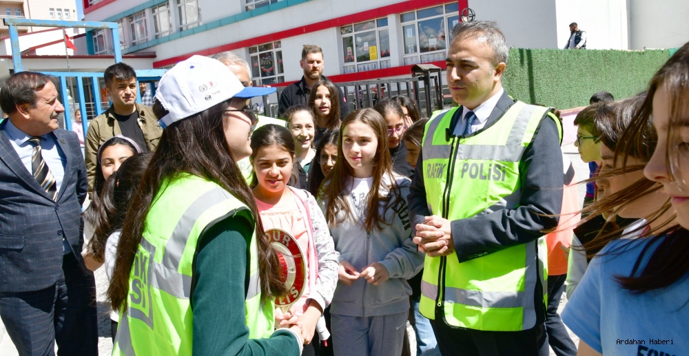 Ardahan'da Karayolu Trafik Güvenliği Haftası etkinlikleri yapıldı