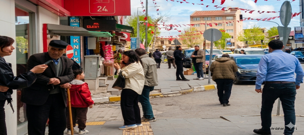 Ardahan’da Kurban Bayramı Bereketi: Çarşı ve Pazarlarda Alışveriş Yoğunluğu Esnafı Sevindirdi