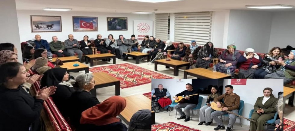 Ardahan da KYK’lı Öğrencilerden Huzurevi Sakinlerine Anlamlı Ziyaret