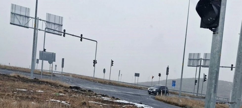 Ardahan’da Trafik Güvenliği İçin Yeni Adım: Riskli Noktalara MOBESE Kameraları Kuruluyor