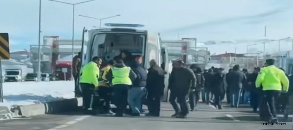 Ardahan’da Trafik Kazası: Yaya Olarak Karşıya Geçmek İsterken Yaralandı