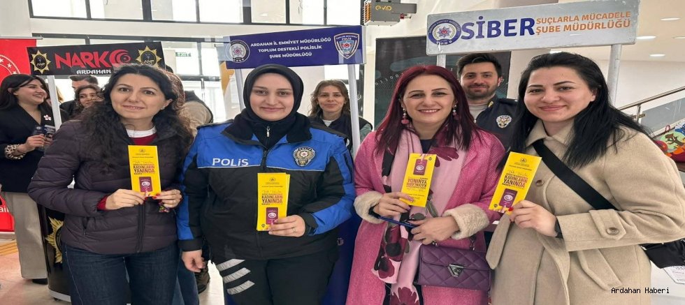 Ardahan Emniyeti ARÜ’de Öğrencileri Bilgilendirdi