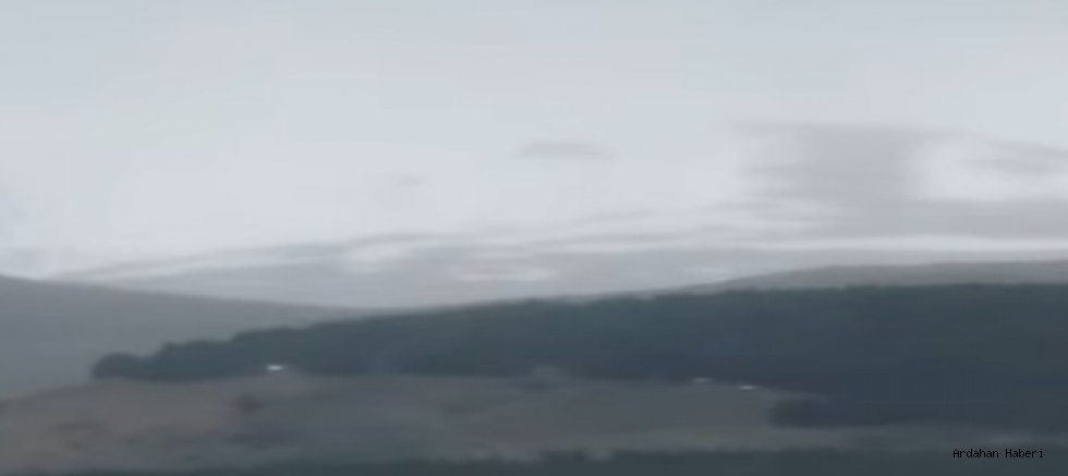 Ardahan güne beyaz örtüyle uyandı: Soğuk hava etkisini sürdürüyor
