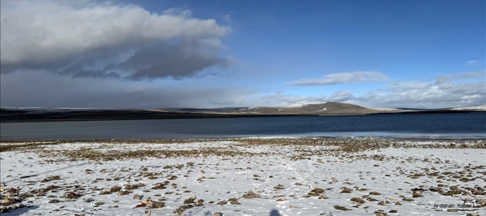 Ardahan’ın Çıldır İlçesinde Kış Kendini Gösterdi