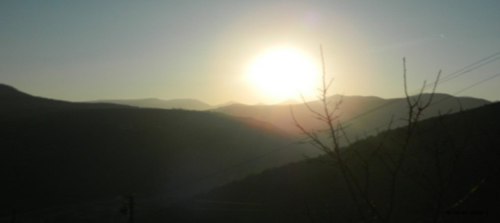 Ardahan’ın Posof ilçesinde Kasımın sonu olmasına rağmen bölgede sonbahar manzaraları hâkim.