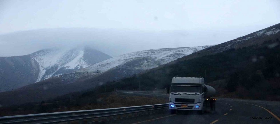 Ardahan’ın yüksekleri beyaza teslim oldu