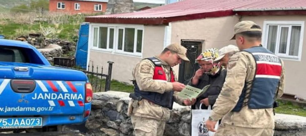 Ardahan Jandarması, “Kapı Kapı Jandarma” projesiyle vatandaşla doğrudan temasını sürdürüyor