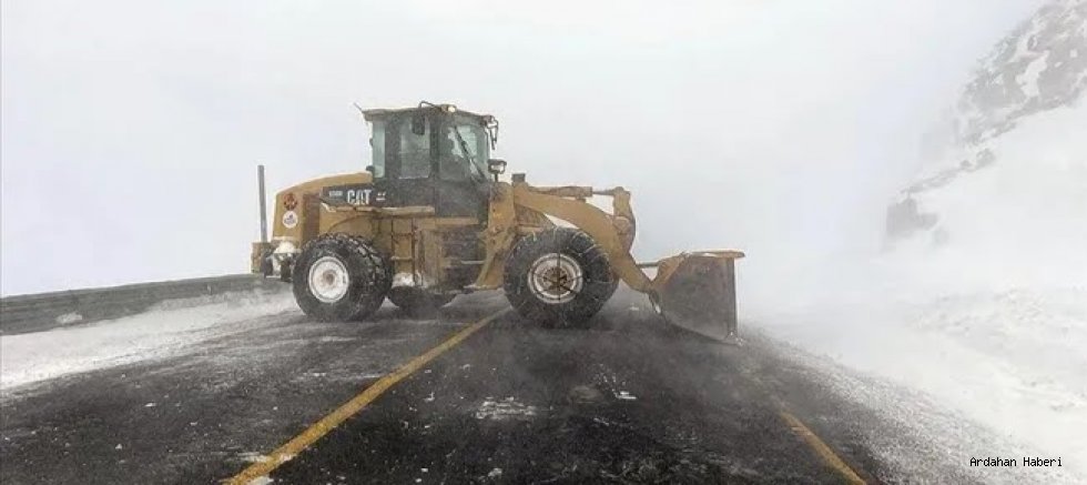 Ardahan-Şavşat Kara Yolu Kontrollü Olarak Ulaşıma Açıldı
