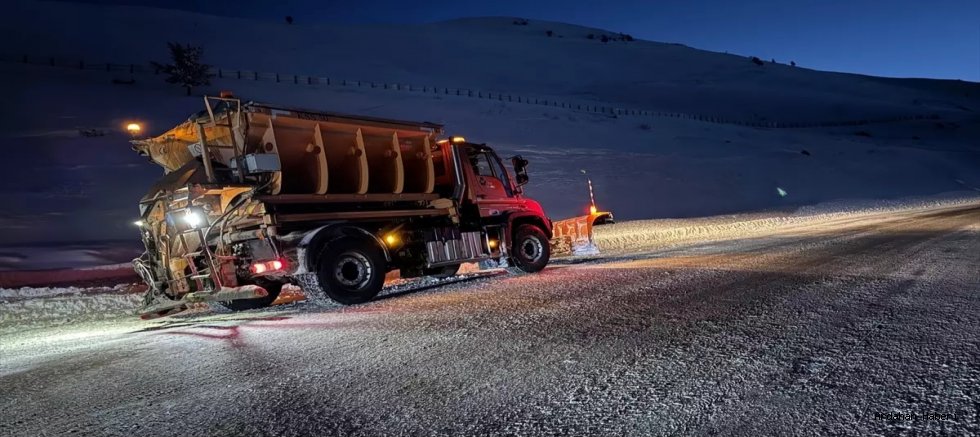 Ardahan-Şavşat Kara Yolu Kontrollü Olarak Ulaşıma Açıldı