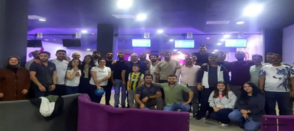 Ardahan Üniversitesi kamu çalışanlarını bir araya getiren bir bowling turnuvası düzenledi