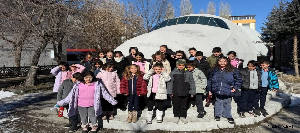 Ardahan Üniversitesi Planetaryumunda Miniklere Bilim Yolculuğu