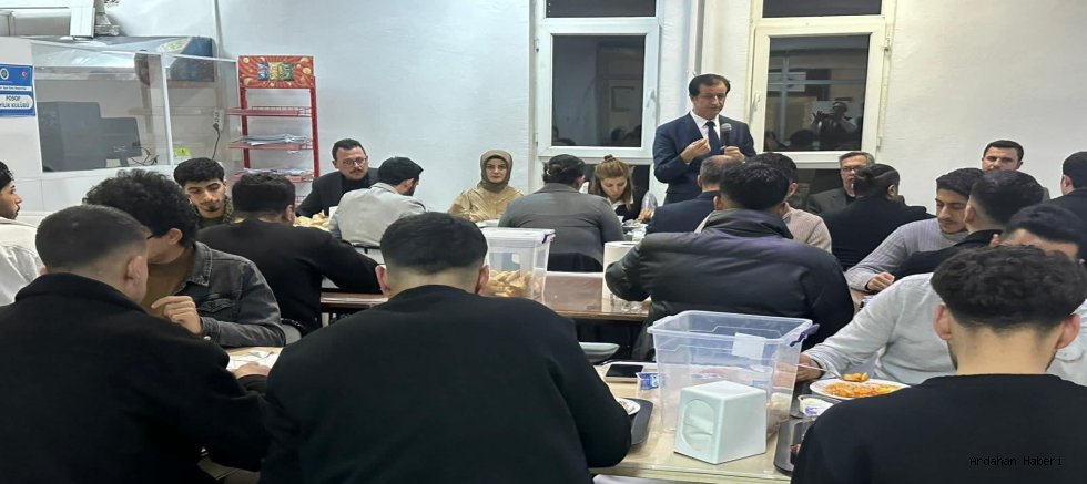 Ardahan Üniversitesi Rektörü Prof. Dr. Öztürk Emiroğlu, Posof MYO’da Öğrencilerle İftar Sofrasında Buluştu