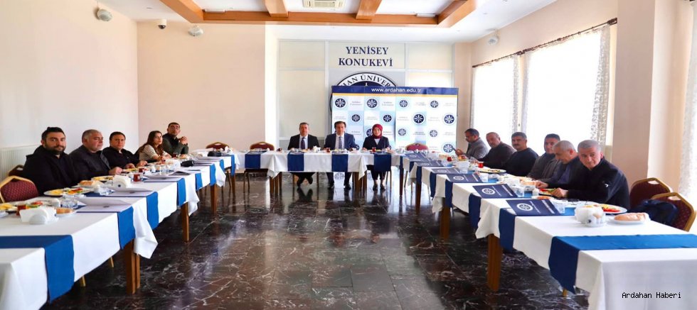 Ardahan Üniversitesi Rektörü Prof. Dr. Öztürk Emiroğlu Yerel Basınla Bir Araya Geldi
