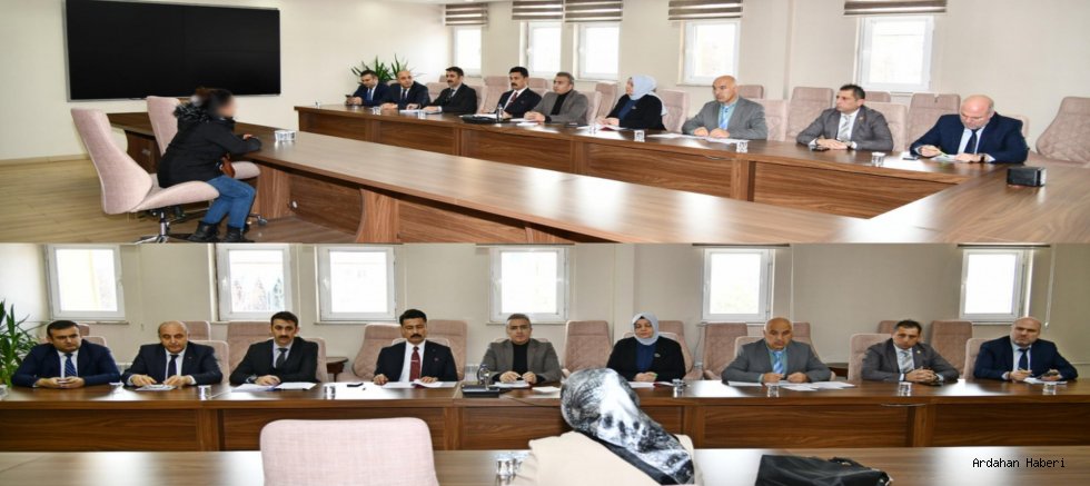 Ardahan Valisi Çiçek, Halk Günü Toplantısında Vatandaşları Dinledi