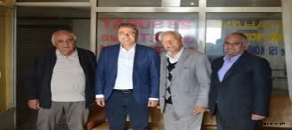 Ardahan Valisi Hayrettin Çiçek’ten Gazeteci Kasım Tırpancı’ya Ziyaret