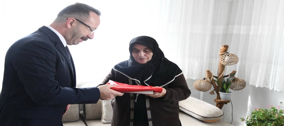 Ardahan Valisi Yamlı’dan Şehit Taner Karadeniz’in Ailesine Ziyaret