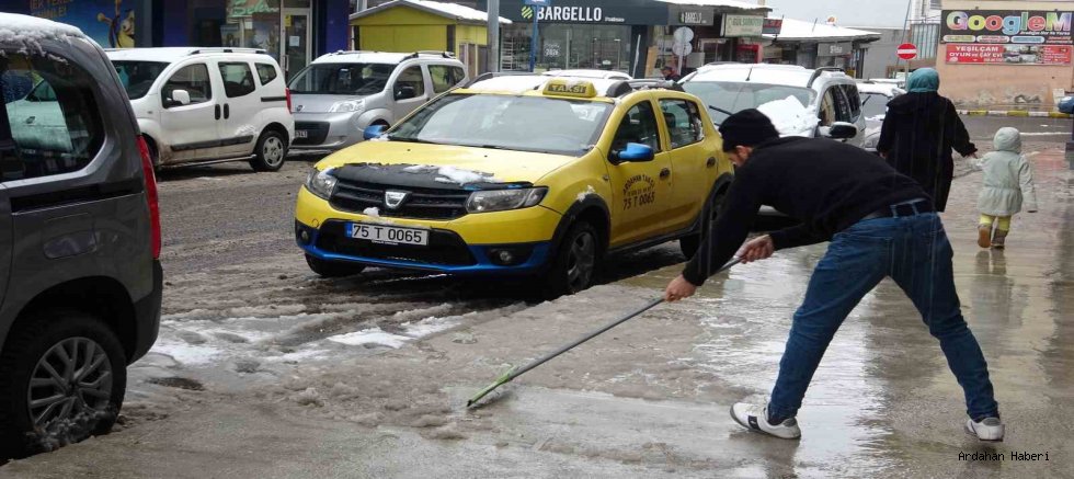 Bahar Beklerken Kış Geri Geldi: Ardahan Beyaza Büründü