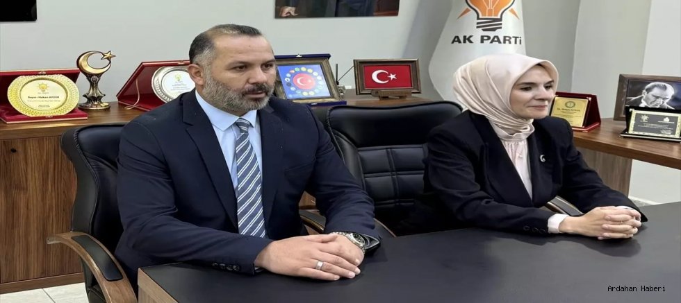 Bakan Göktaş, Ardahan'da Aşure Dağıttı