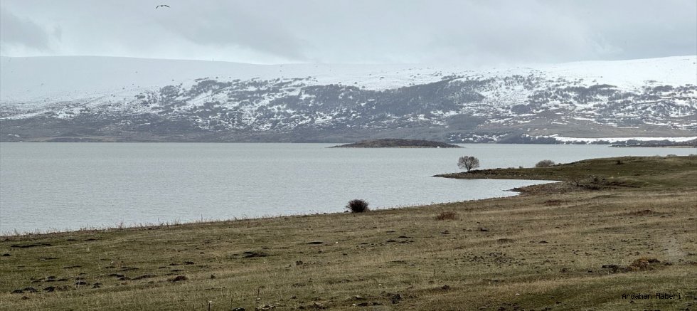 Çıldır'da Bahar Mesaisi: Aktaş Gölü Buzlarından Arındı