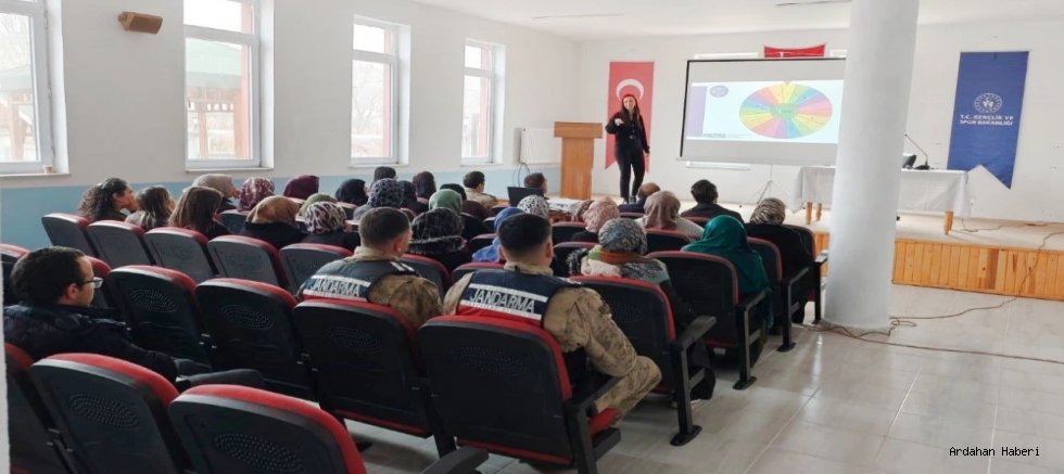 Çıldır’da Dijital Farkındalık Semineri Düzenlendi