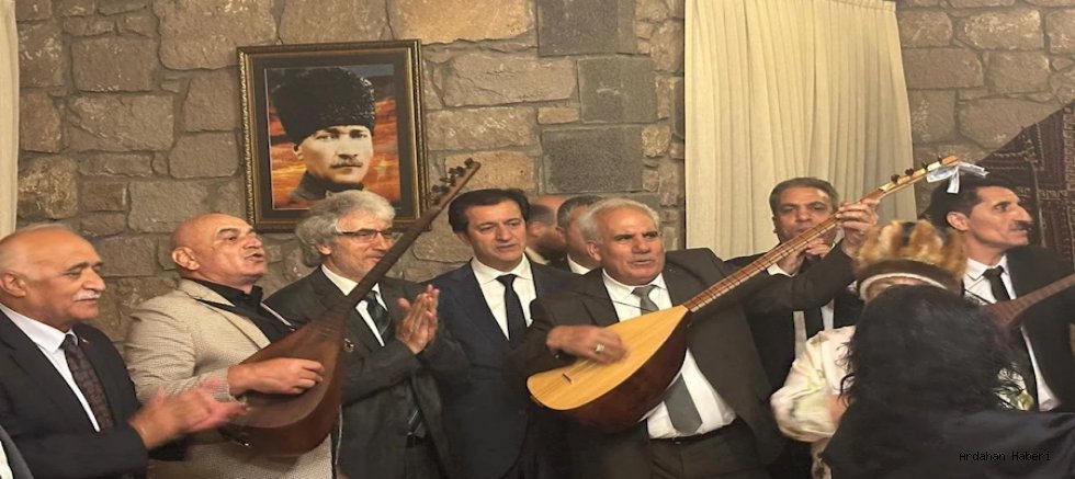 Çıldır da I. Uluslararası  Aşıklar/Ozanlar/Kamlar Bilgi Şöleni Düzenlendi 