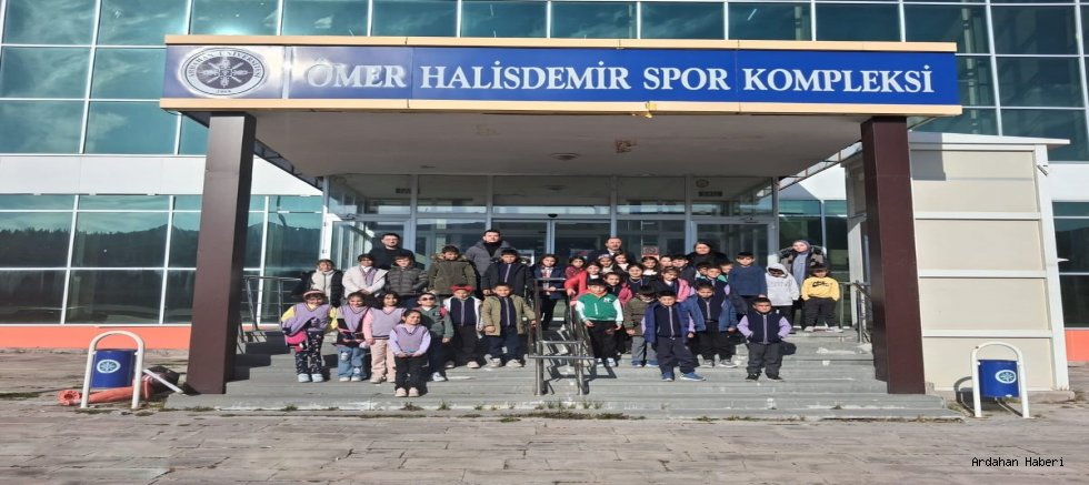 Çıldır’da Köy Öğrencileri ARÜ’de Mustafa Kemal Filmiyle Buluştu