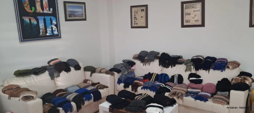 Çıldır’da Köy Okulu Öğrencilerine Sıcak Sürpriz: Emeğin ve Dayanışmanın Örnek Hikâyesi