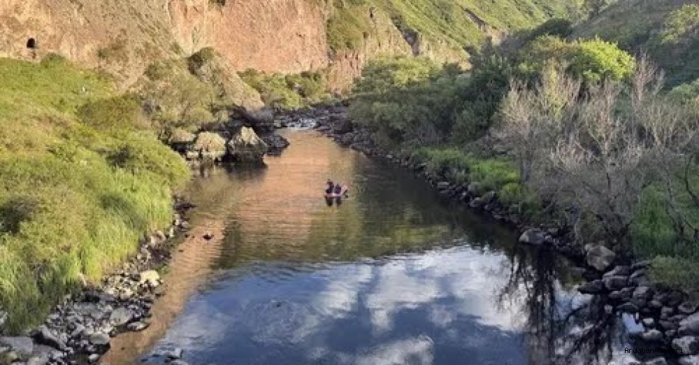 Çıldır da Kura Nehri'ne giren 2 kişi boğularak öldü