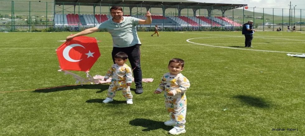 Çıldır da Uçurtma Şenliği ailelerin ve çocukların yoğun katılımıyla gerçekleşti 