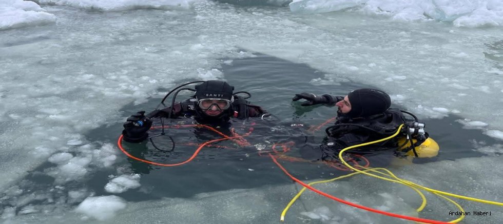 Çıldır Gölü’nde Buz Altında Eğitim Dalışı