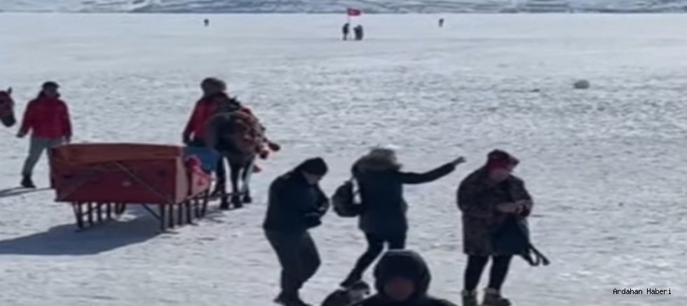 Çıldır Gölü Sezon Sonuna Yaklaşırken Misafirlerini Ağırlamayı Sürdürüyor