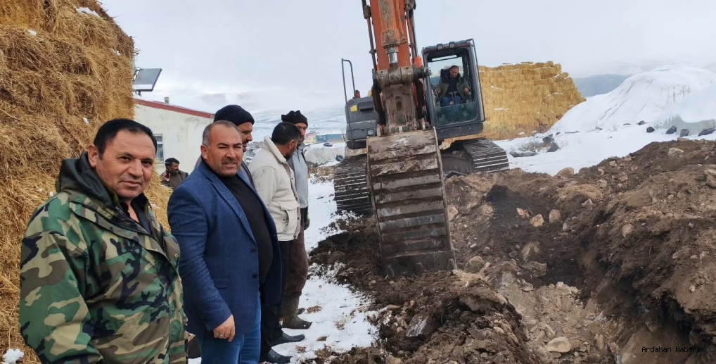 Çıldır Yukarıcambaz Köyü’nde İçme Suyu Hattı Çalışmaları Sürüyor