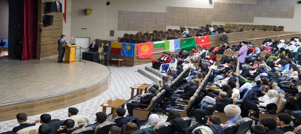 Dünyanın Renkleri Ardahan Üniversitesinde Buluştu