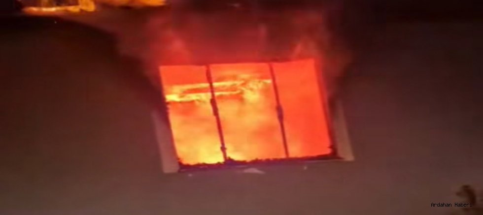 Göle’de Korkutan Yangın: Bir Ev Kül Oldu