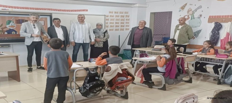 Göle de Şehit Tayfur Hançer’in Ailesi Öğrencilerle Bir Araya Geldi
